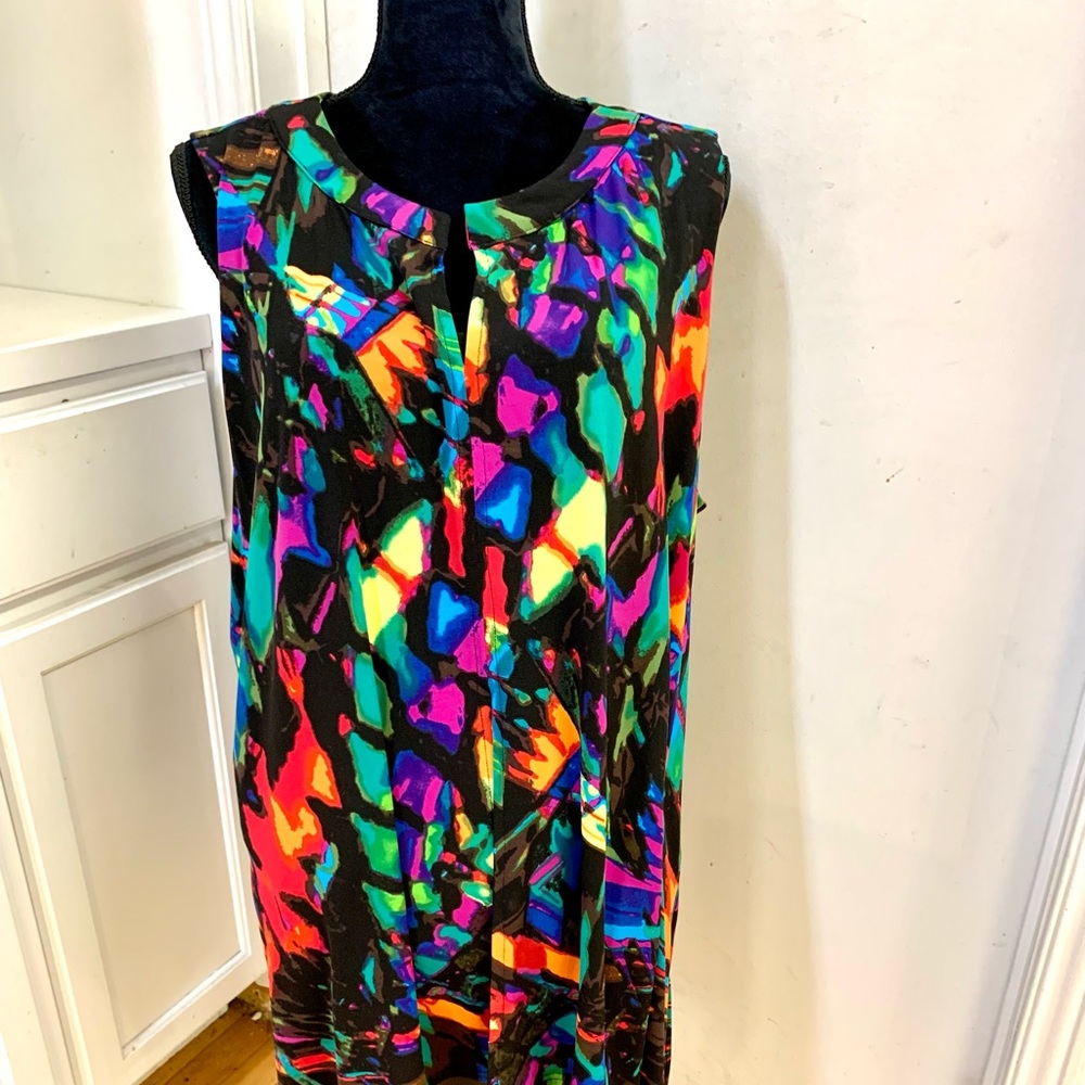 NWT Pretty Woman top. Tunic length. Made in Canada